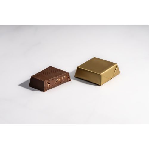 Bousheyeh 4 Whole Hazelnut Pieces with Hazelnut Cream in Milk Chocolate