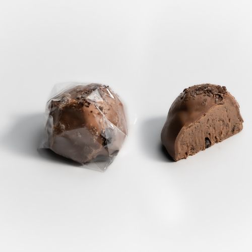 Bousheyeh Oreo Cream with Crushed Oreo Flakes (rocher)