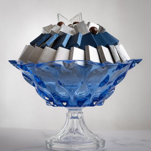 Elegant Footed Crystal Bowl, Chocolate Gift Arrangement 1500g